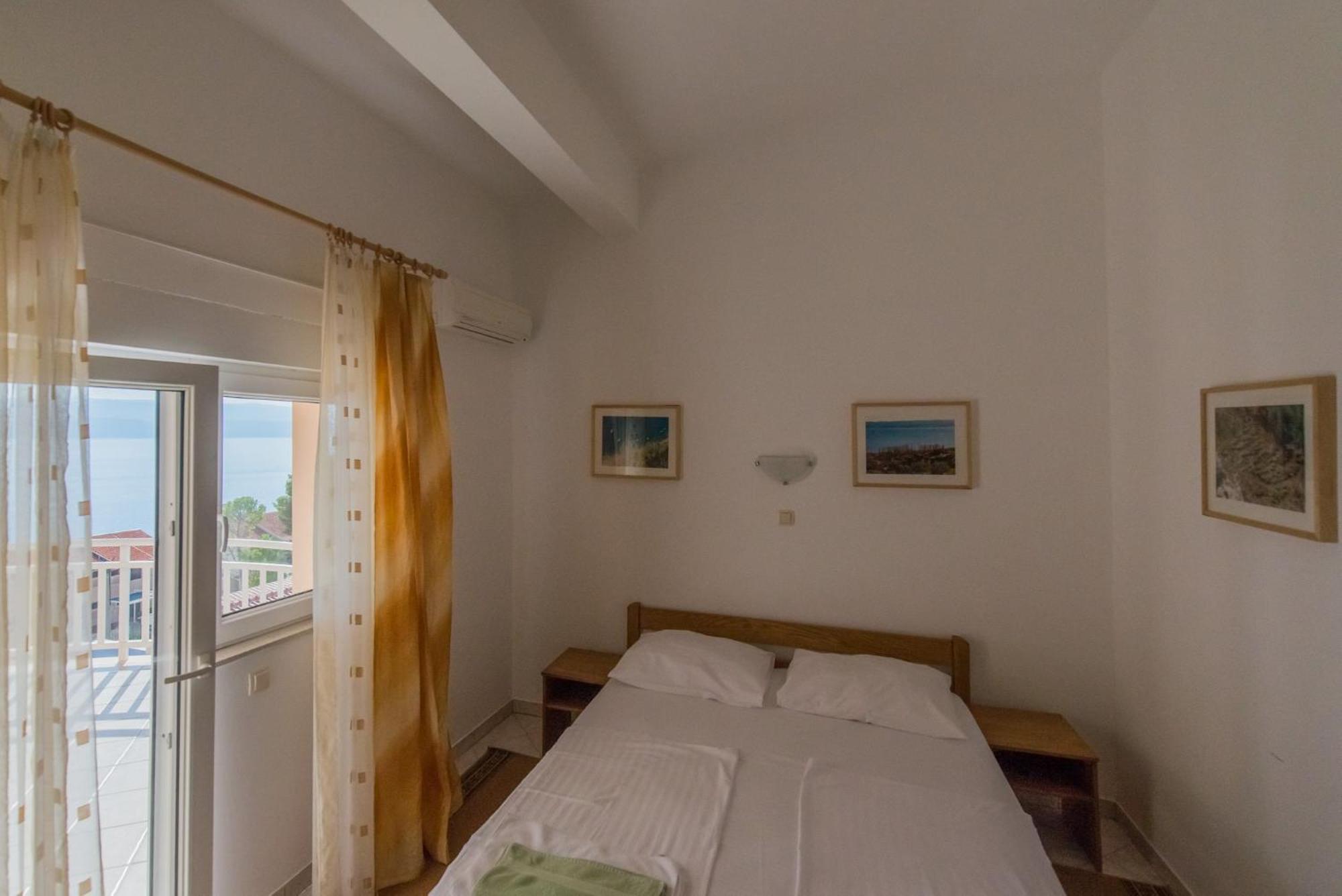 Bed And Breakfast Pero 3 Min Walk To The Beach Lokva Rogoznica Exteriör bild