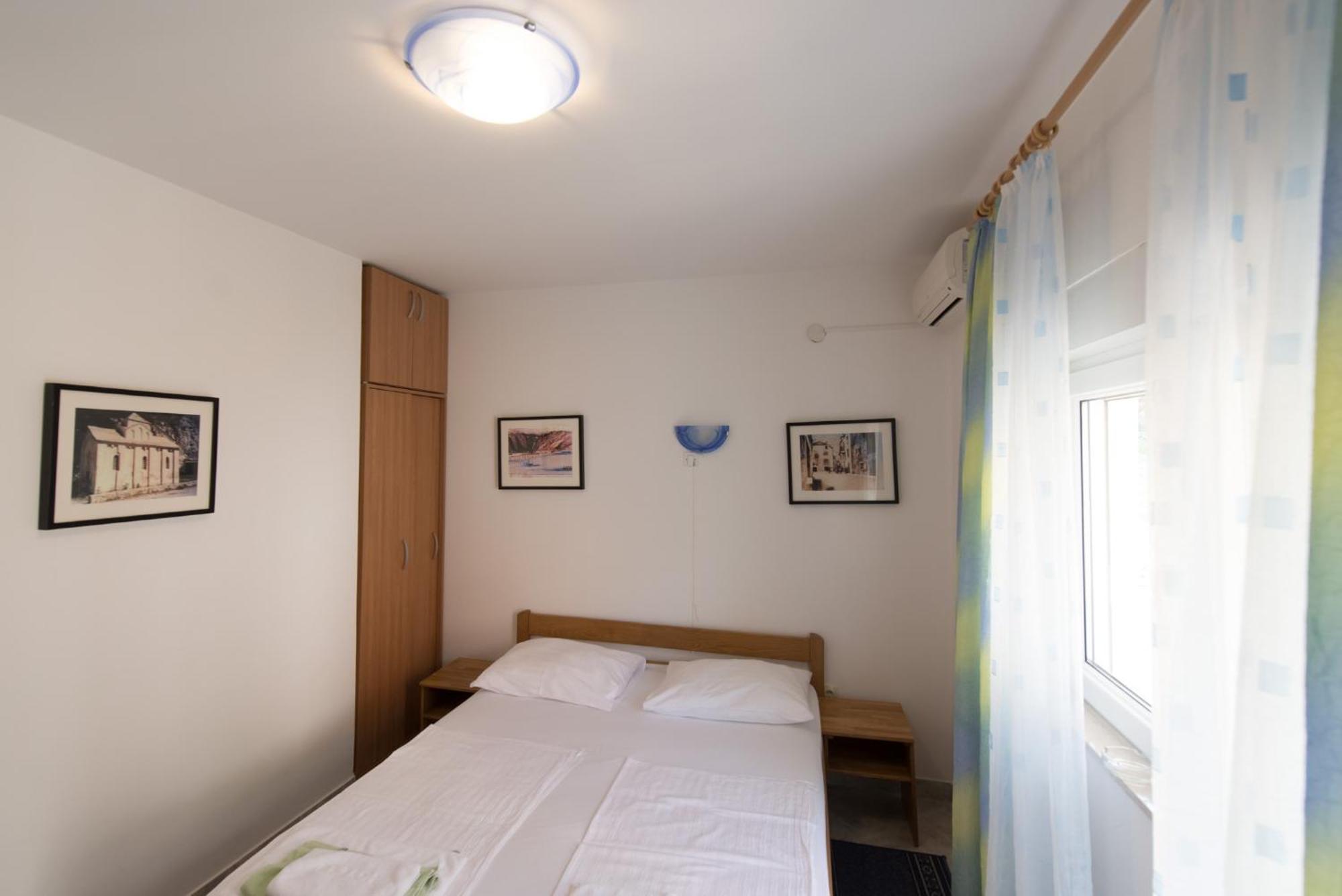 Bed And Breakfast Pero 3 Min Walk To The Beach Lokva Rogoznica Exteriör bild