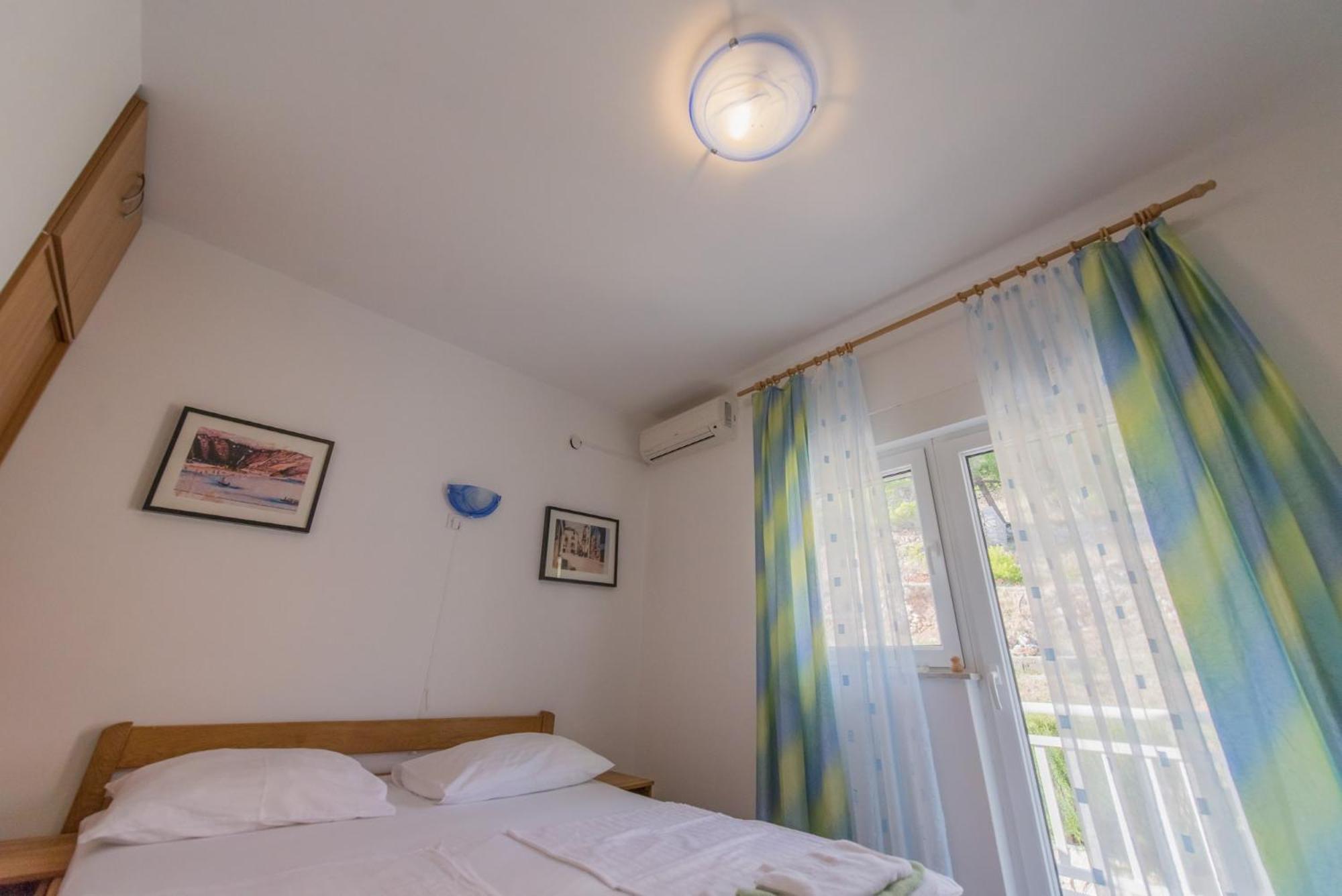 Bed And Breakfast Pero 3 Min Walk To The Beach Lokva Rogoznica Exteriör bild