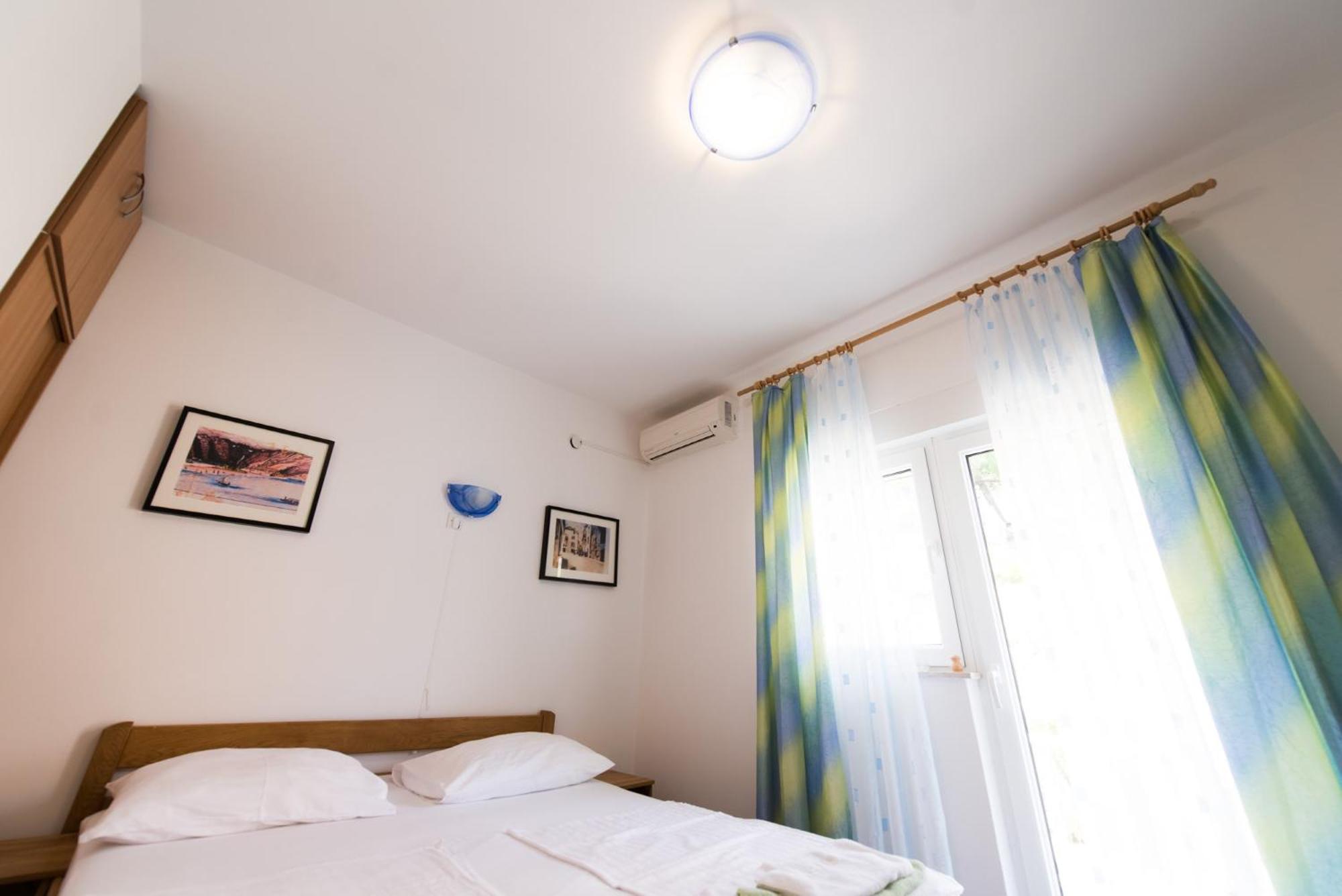 Bed And Breakfast Pero 3 Min Walk To The Beach Lokva Rogoznica Exteriör bild