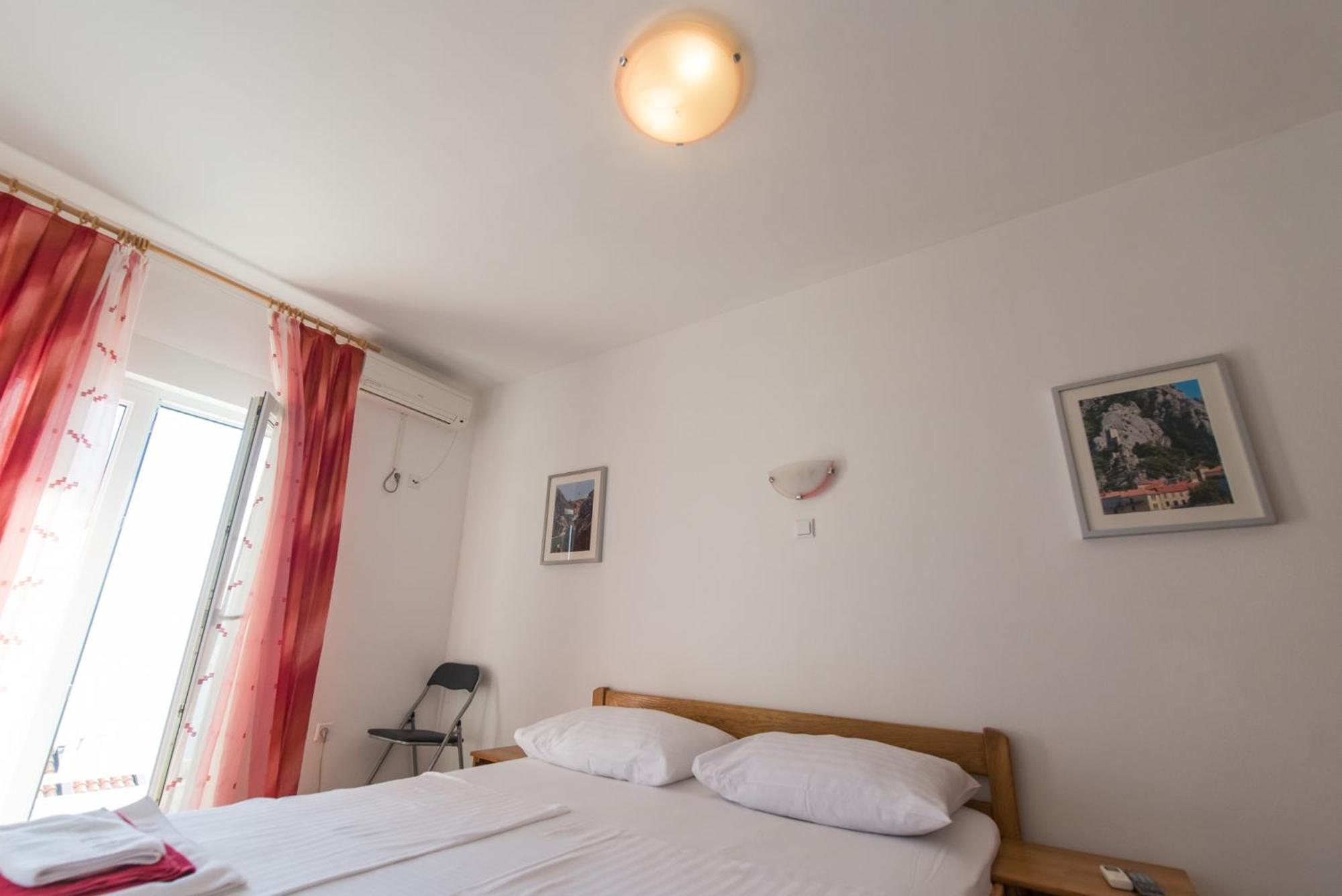 Bed And Breakfast Pero 3 Min Walk To The Beach Lokva Rogoznica Exteriör bild