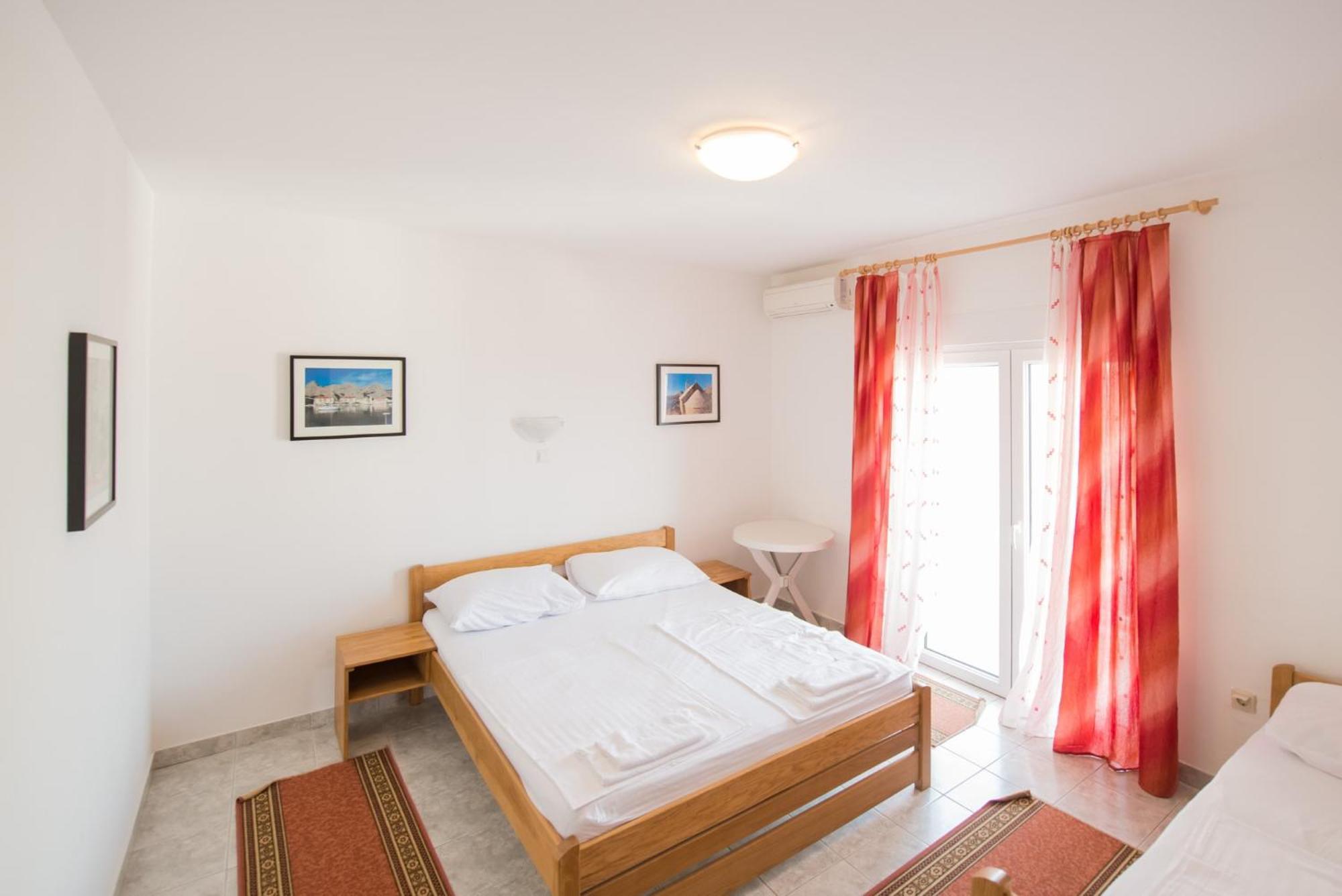 Bed And Breakfast Pero 3 Min Walk To The Beach Lokva Rogoznica Exteriör bild